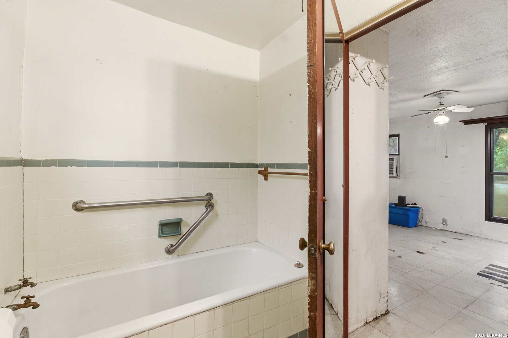 property viewer photo 20