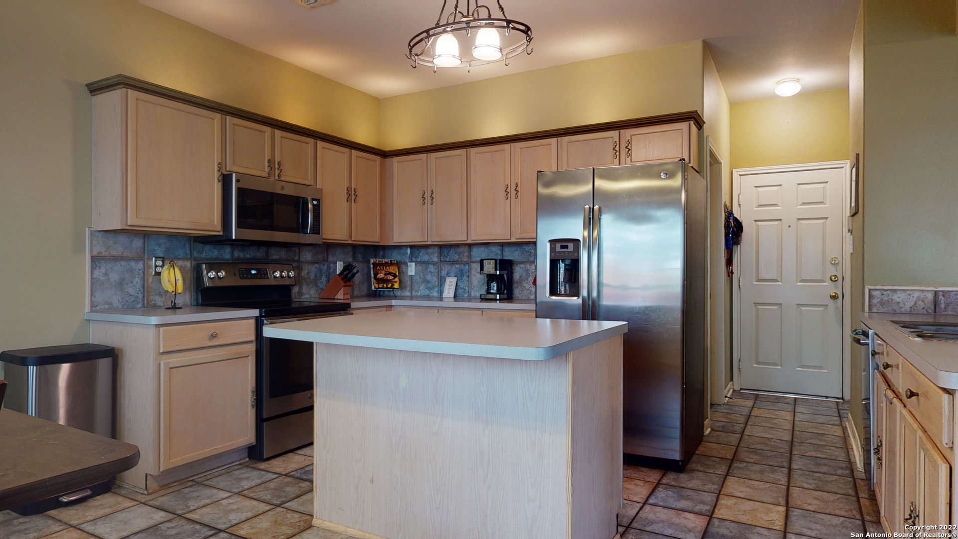main property photo 10