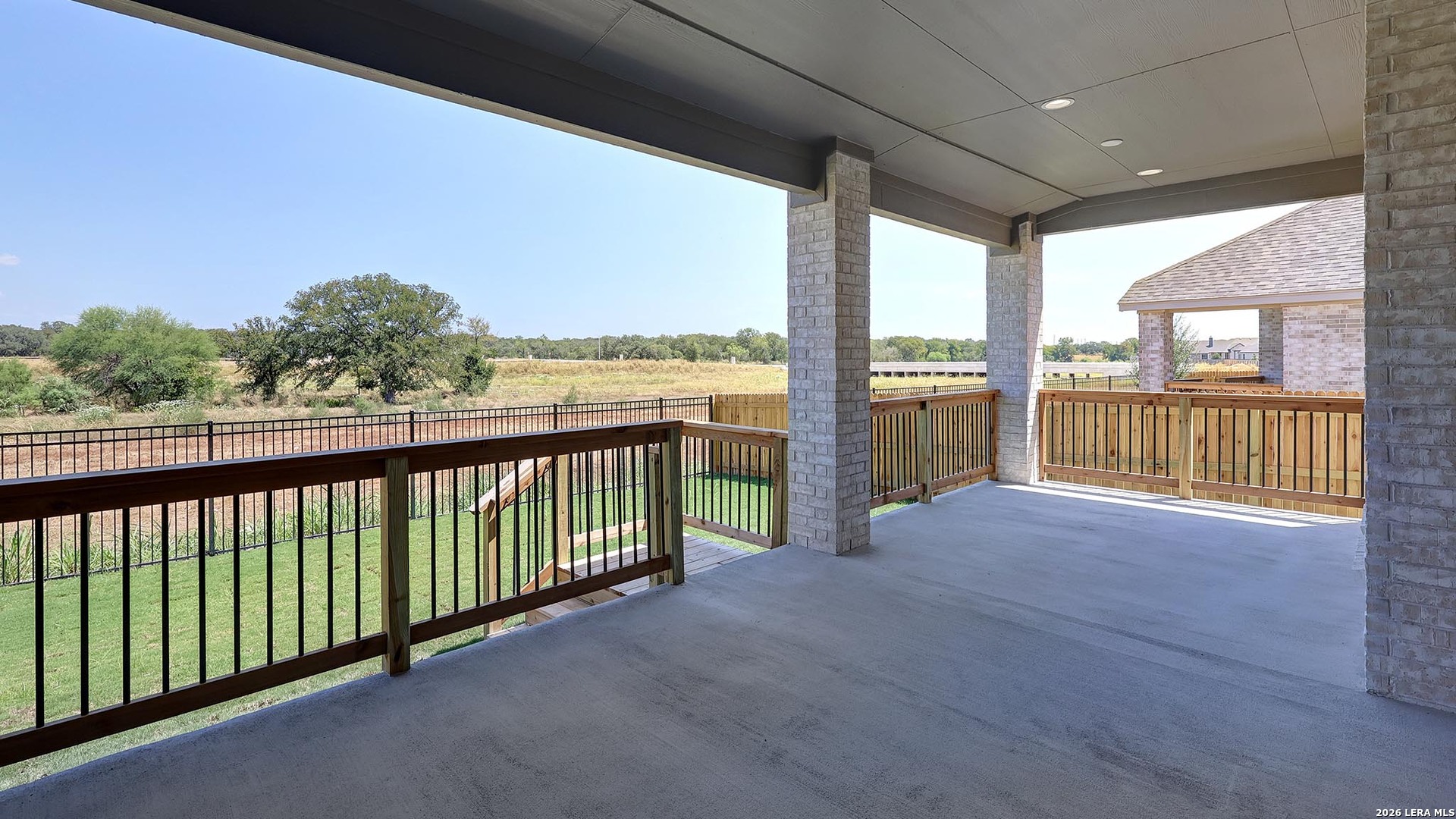 main property photo 26