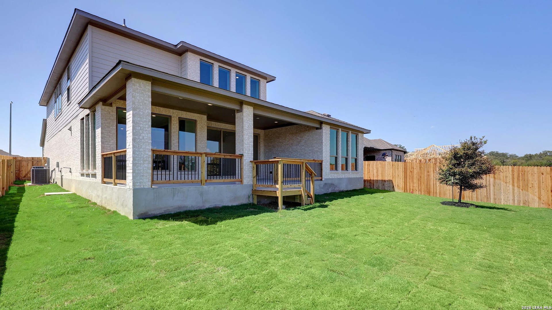 main property photo 28