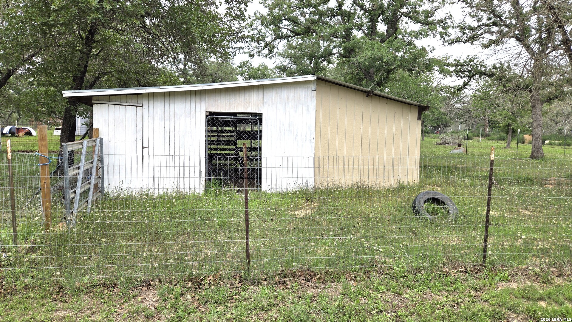 main property photo 17