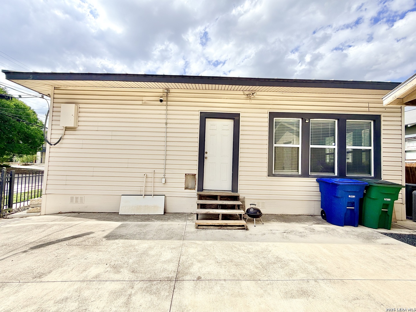 main property photo 39