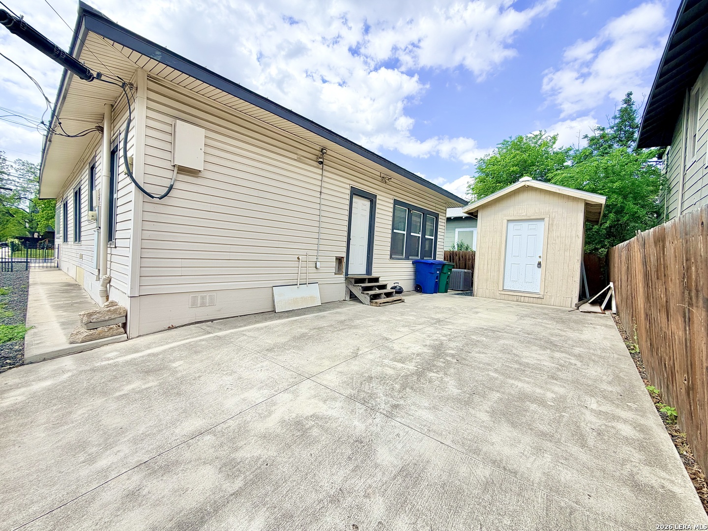 main property photo 41
