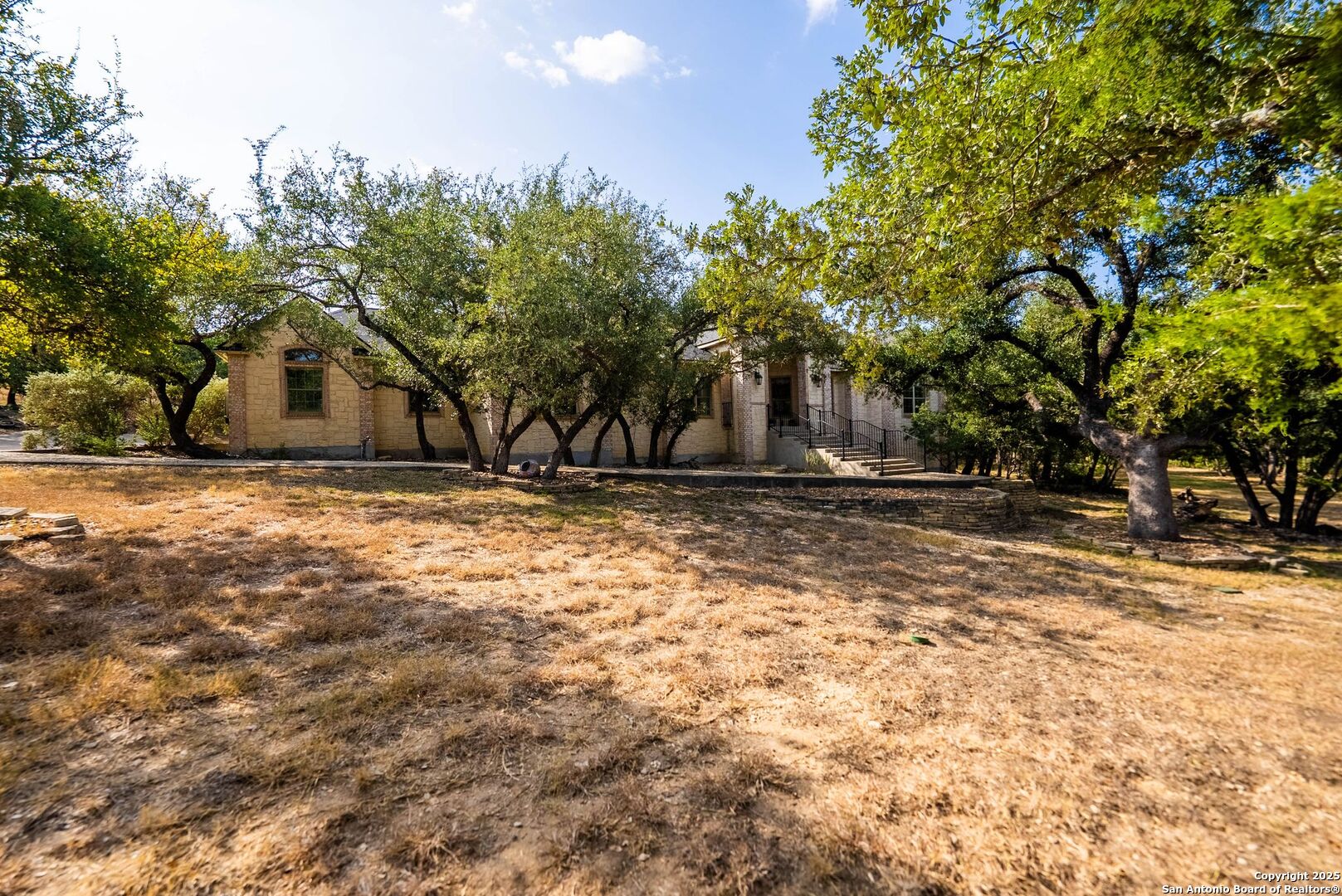 main property photo 5