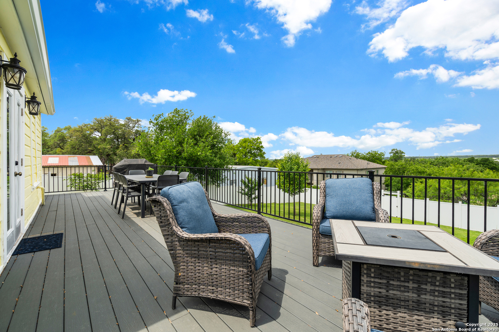 main property photo 37
