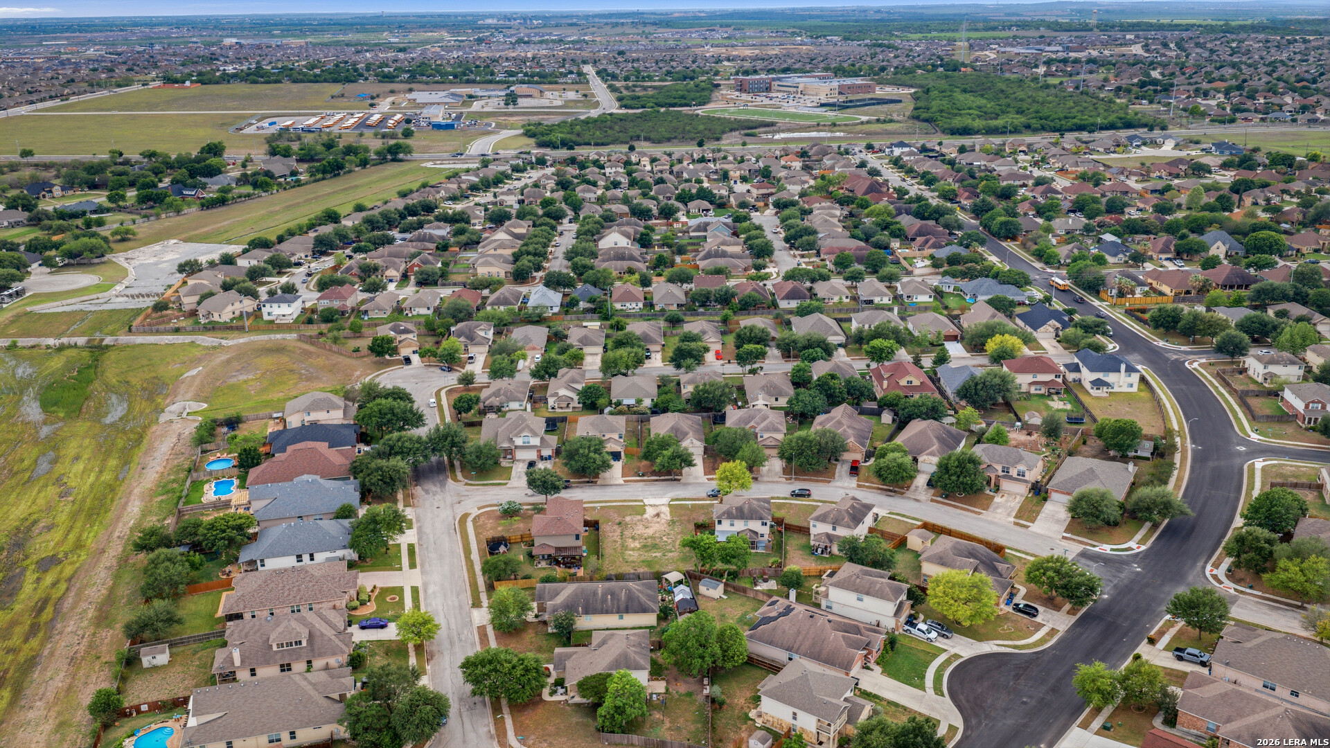 main property photo 10