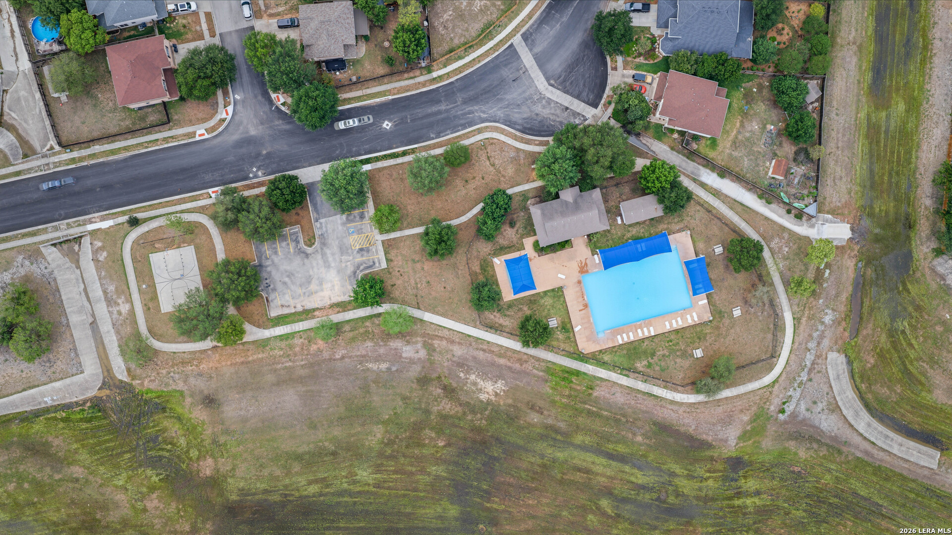 main property photo 13