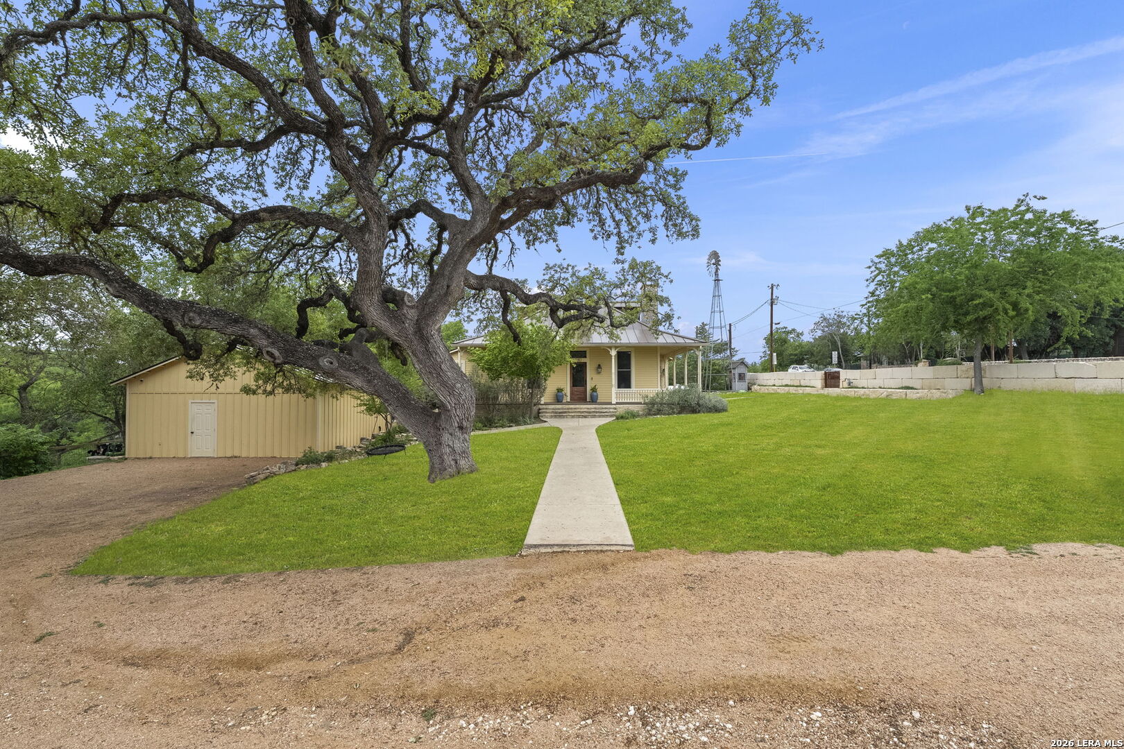 main property photo 6