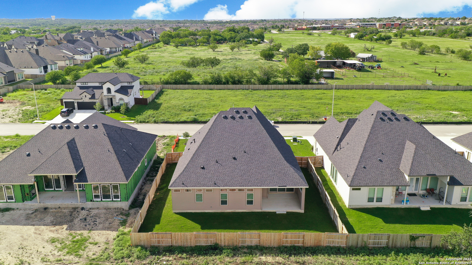 main property photo 31
