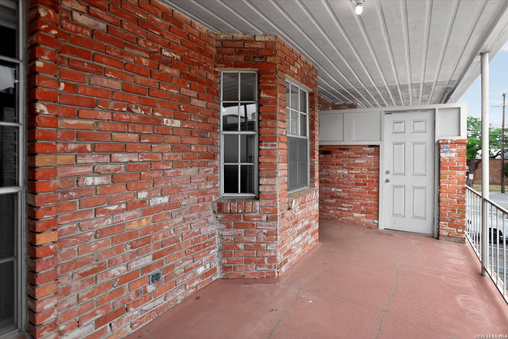 main property photo 25