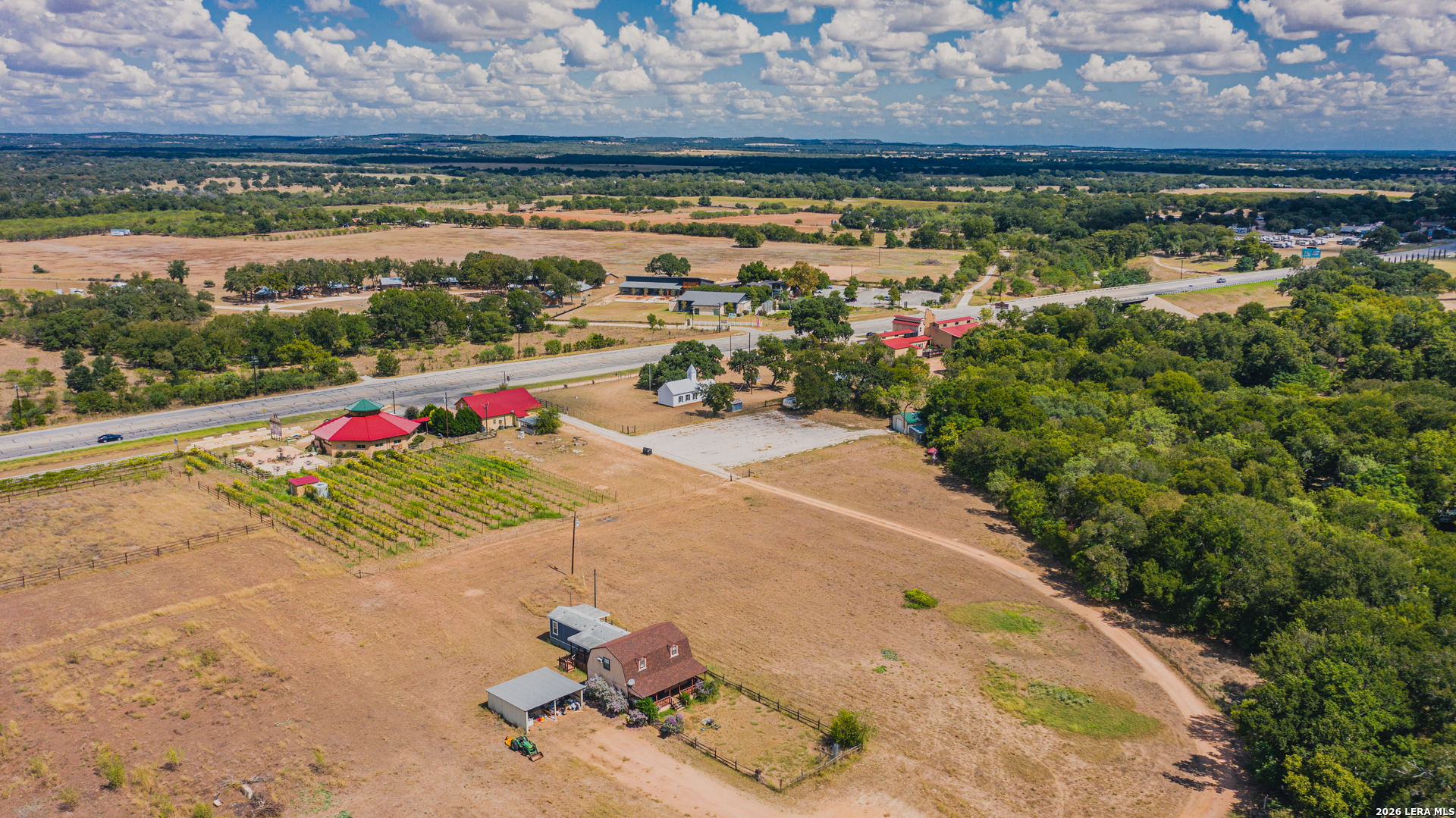 main property photo 4