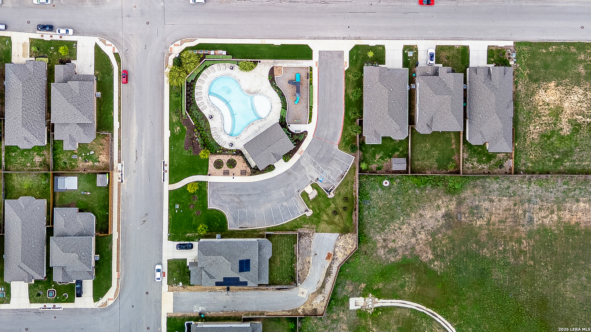main property photo 32