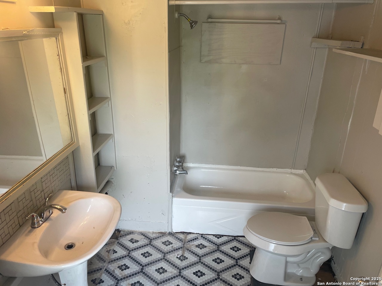 main property photo 12