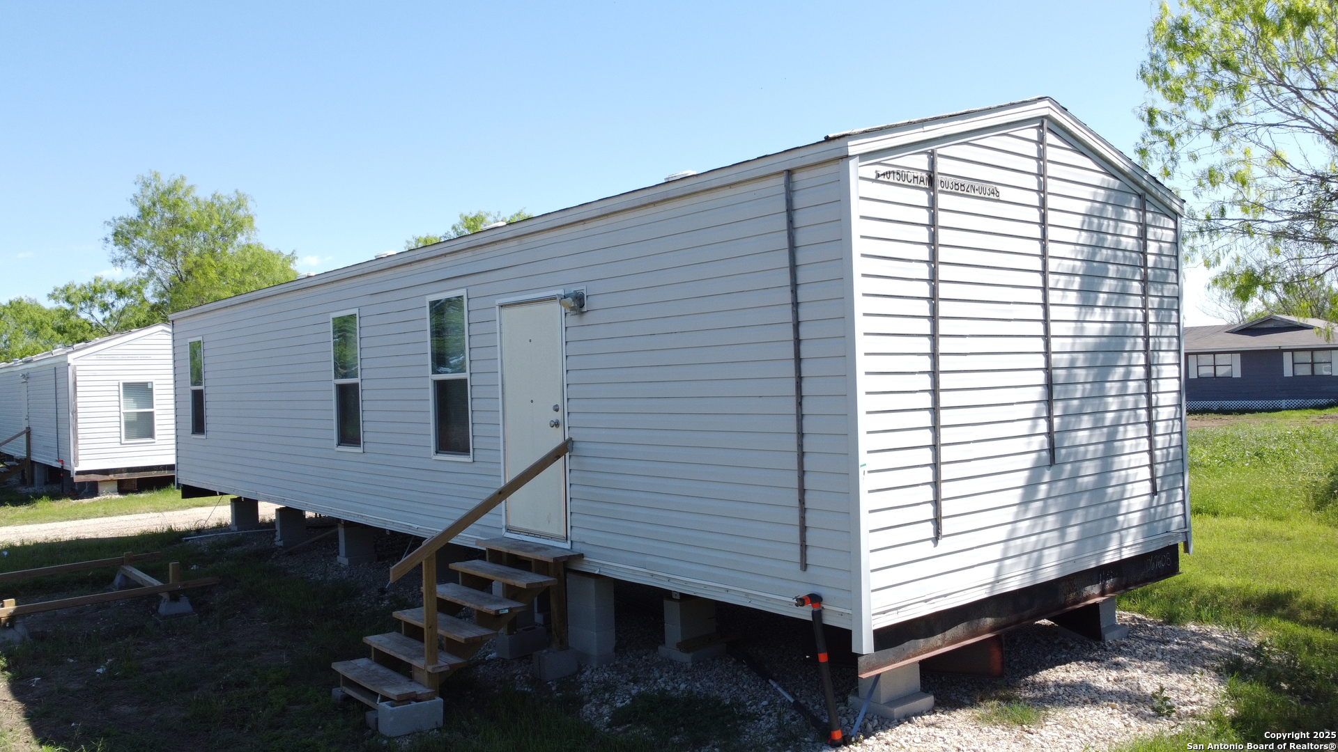 main property photo 13