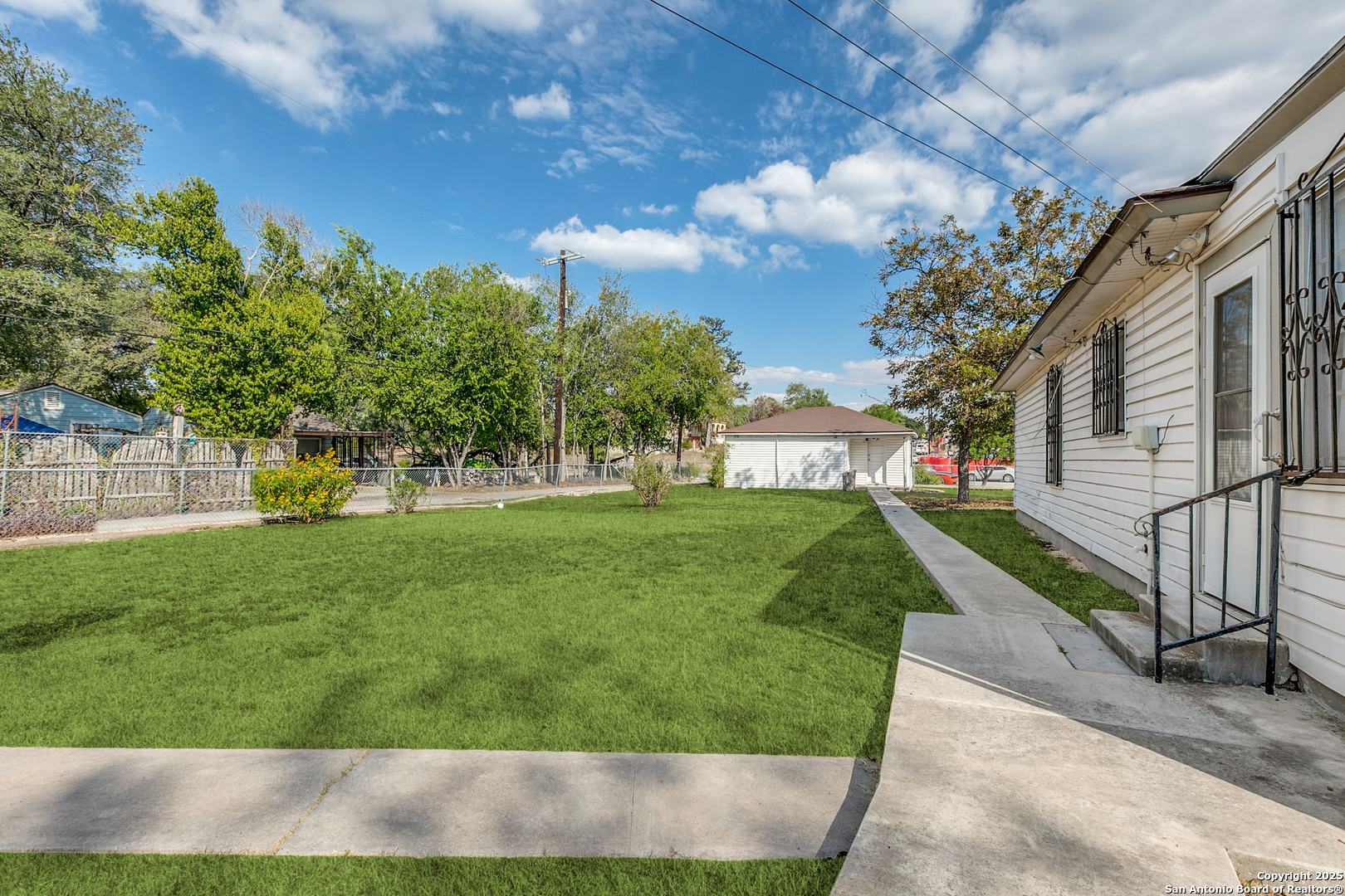 main property photo 23