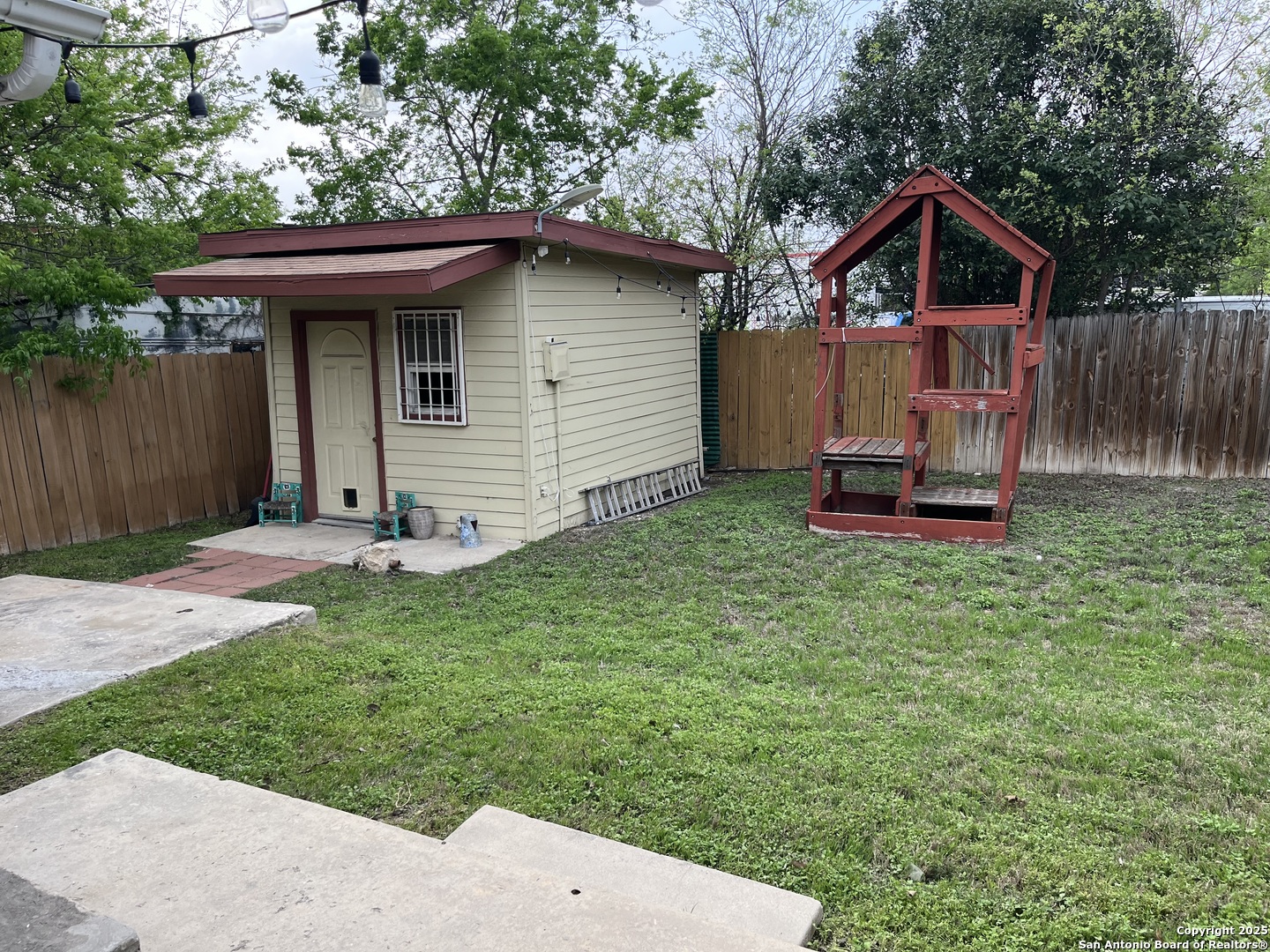 main property photo 17
