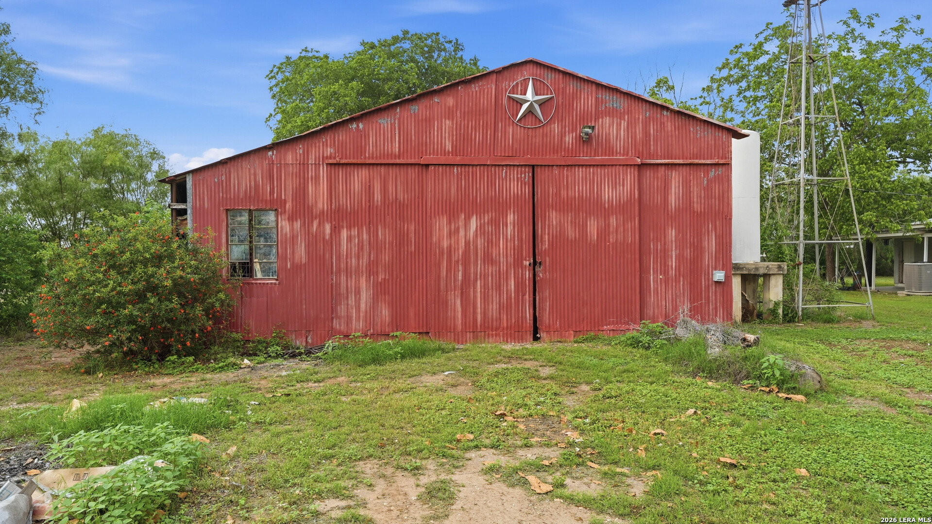 main property photo 19