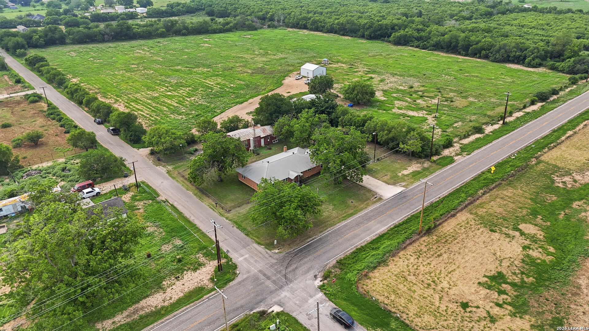 main property photo 28