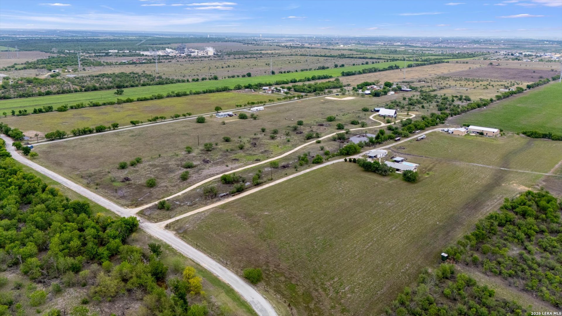 main property photo 30