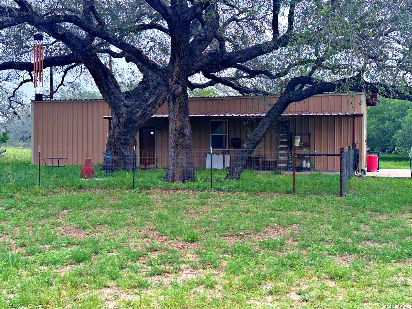 main property photo 3