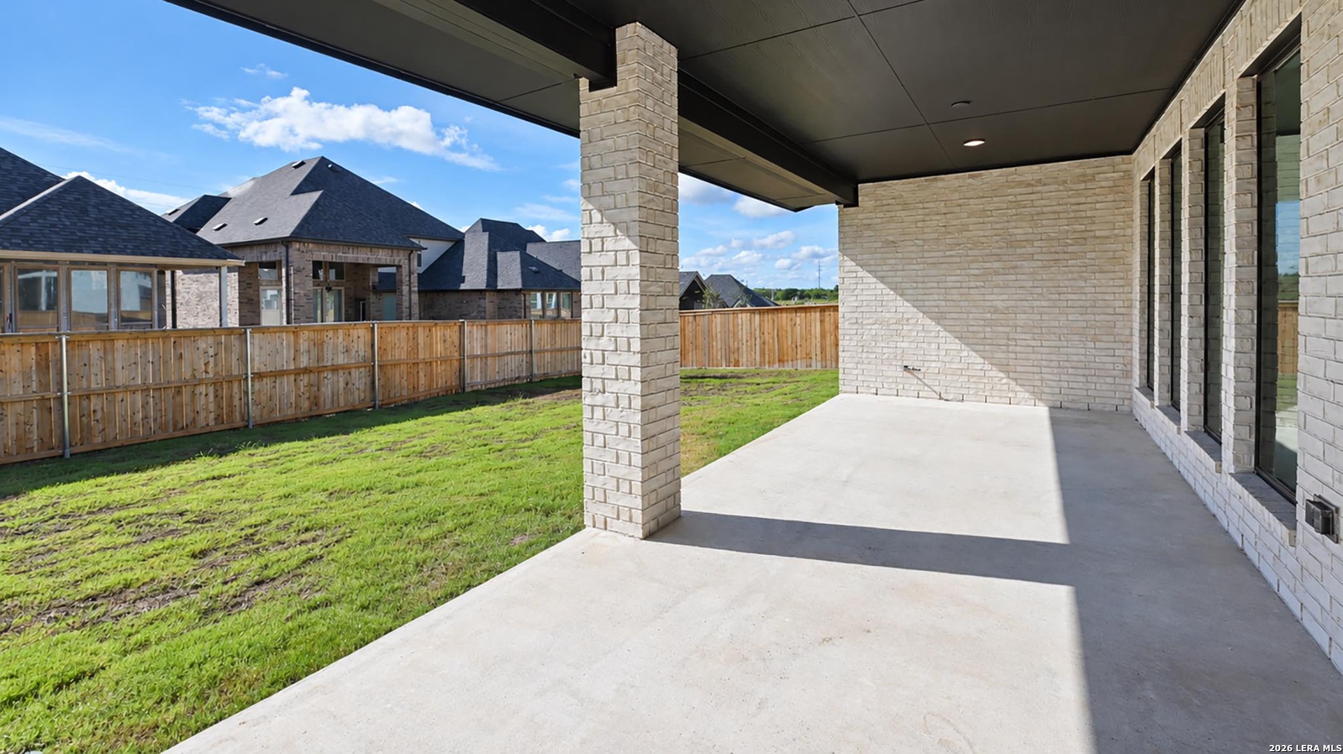 main property photo 25