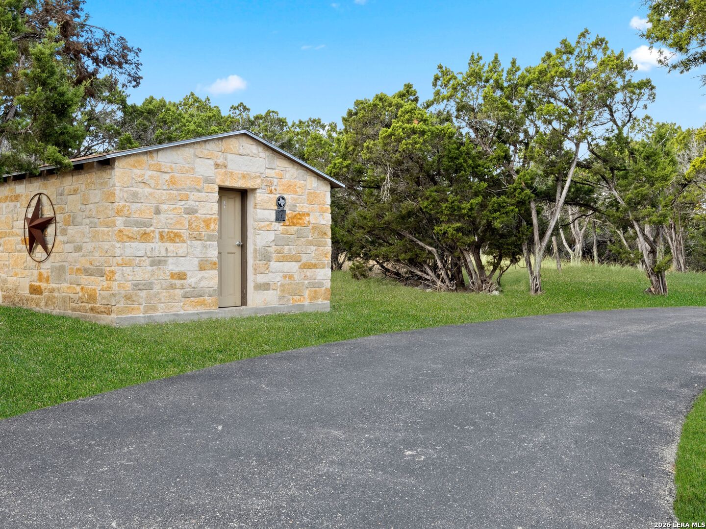 main property photo 51