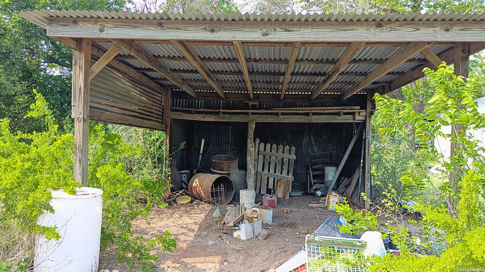 main property photo 29