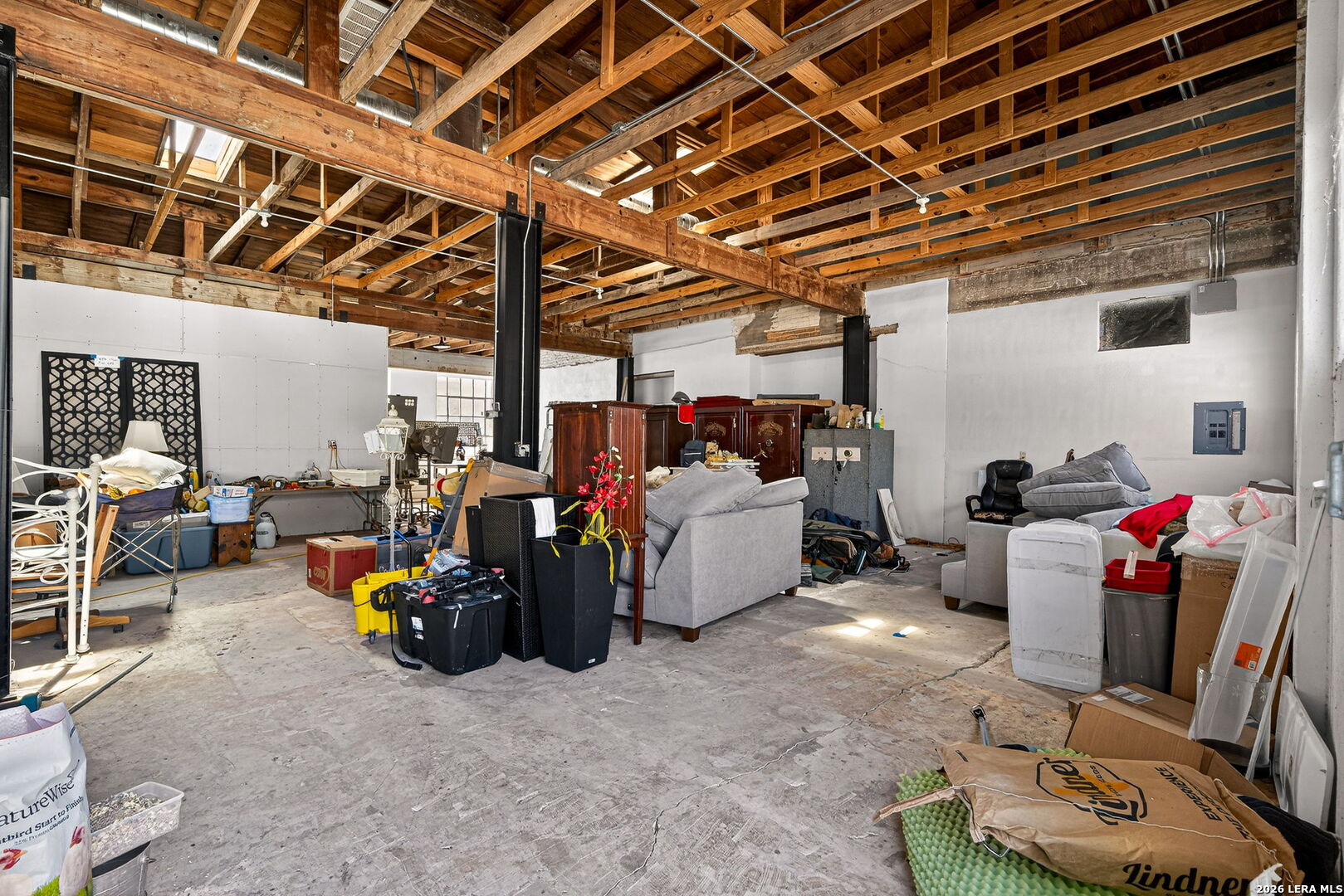 main property photo 48