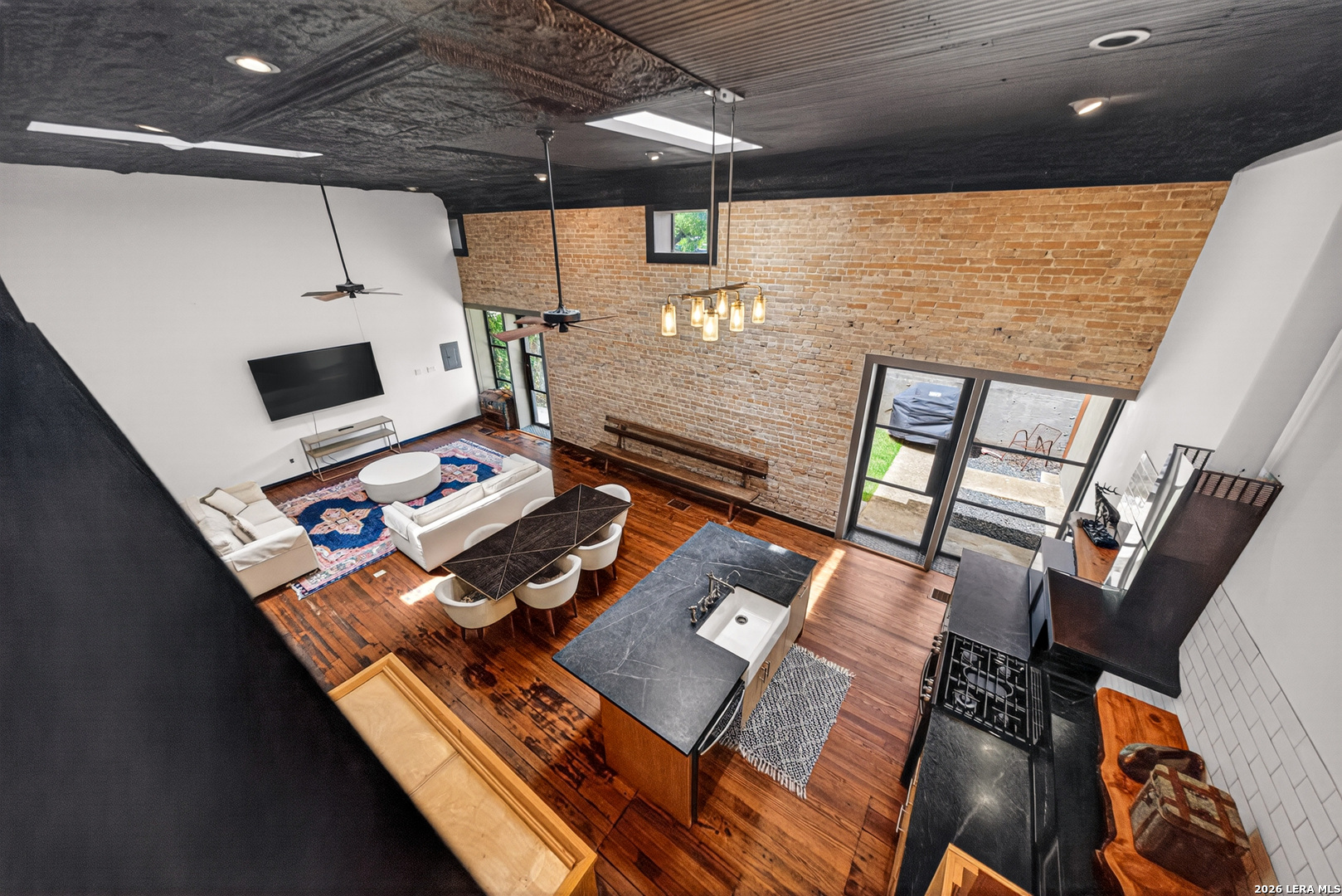 main property photo 79