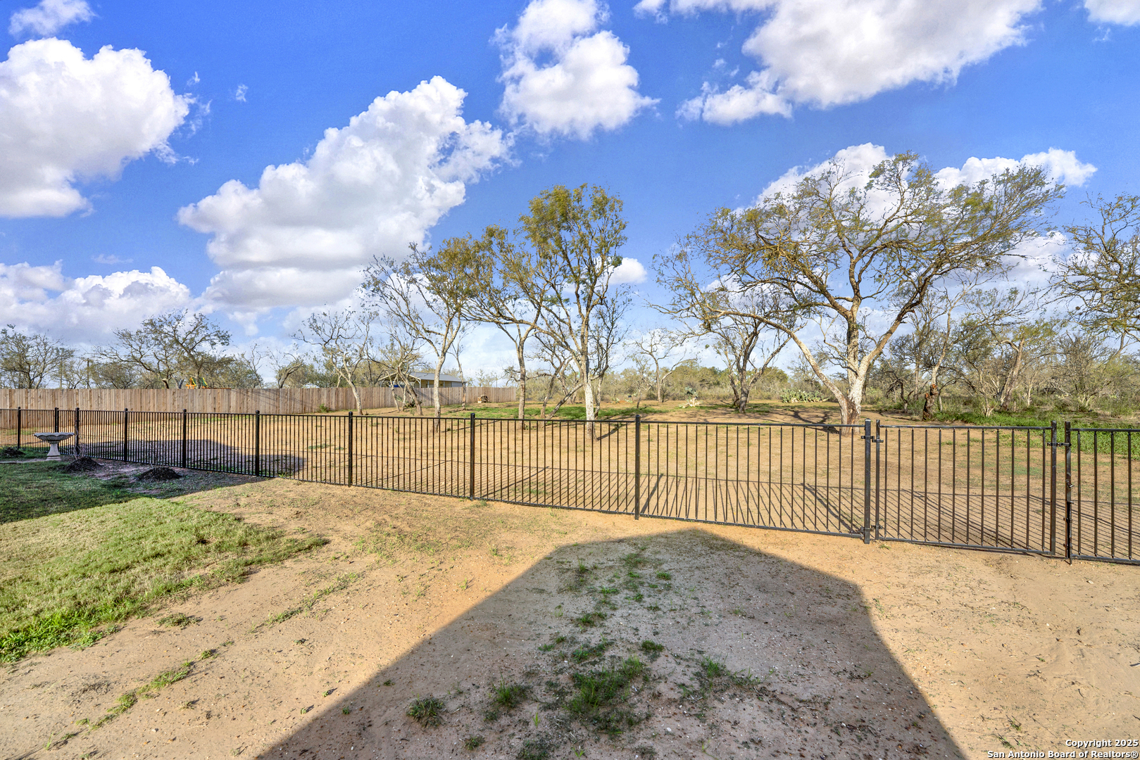 main property photo 41