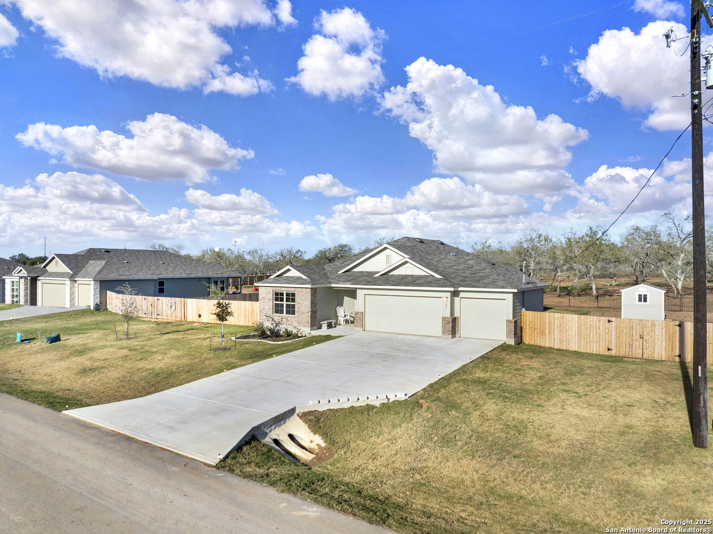 main property photo 9