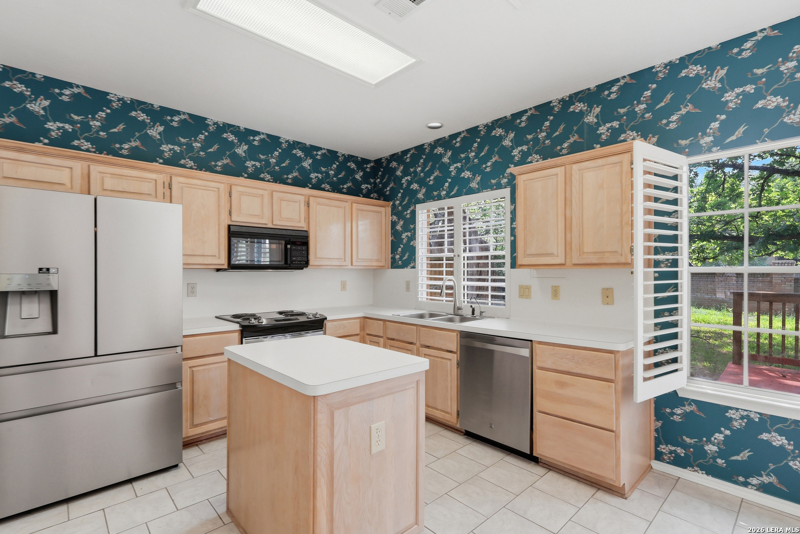 main property photo 16