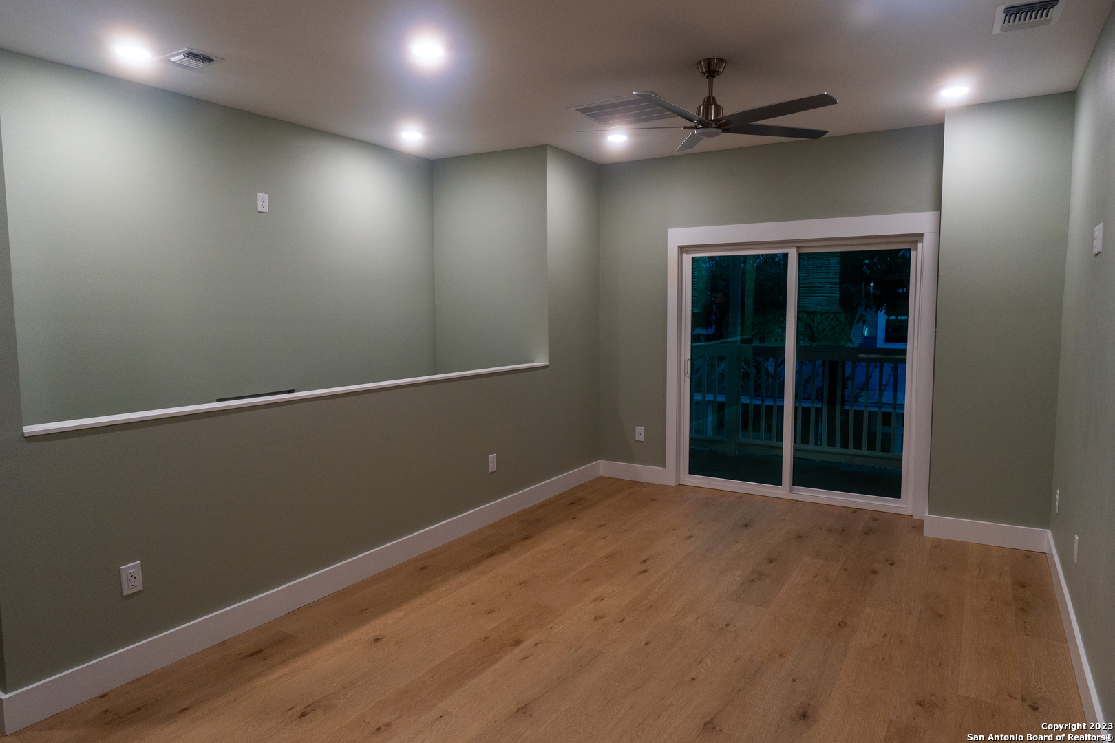 main property photo 29