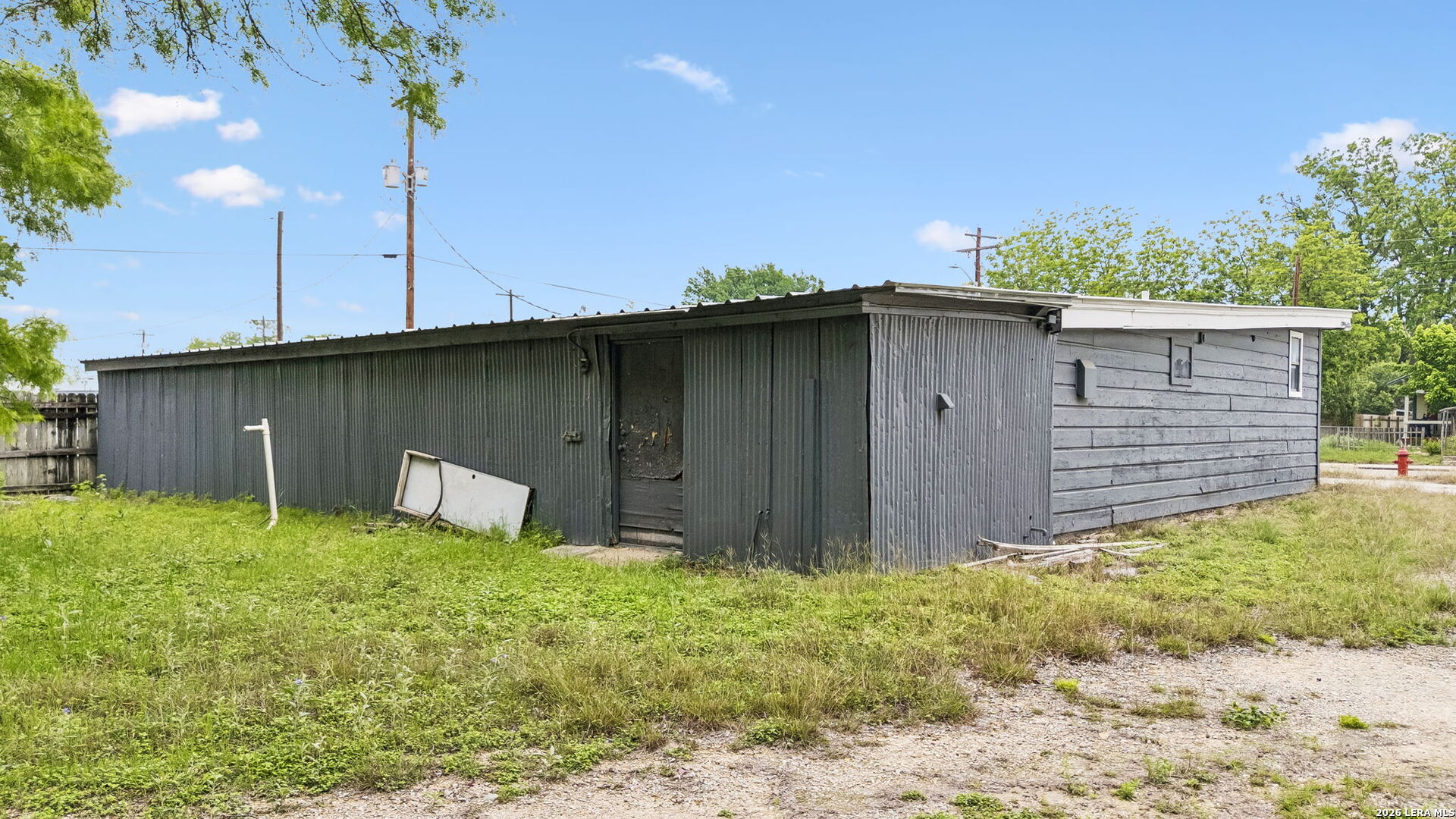 main property photo 23