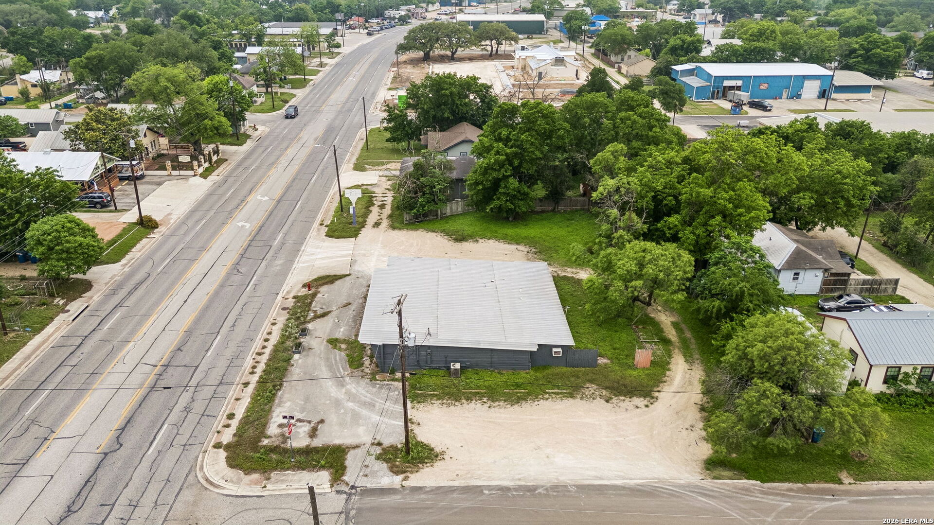 main property photo 28