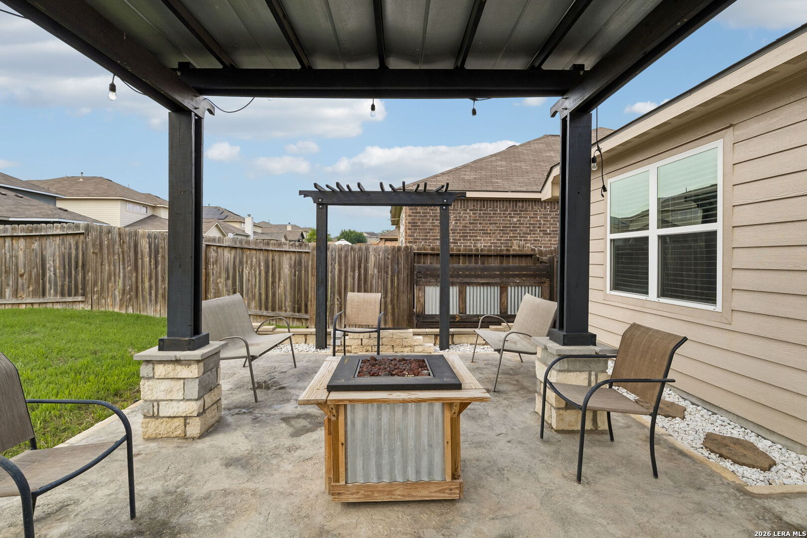 main property photo 19