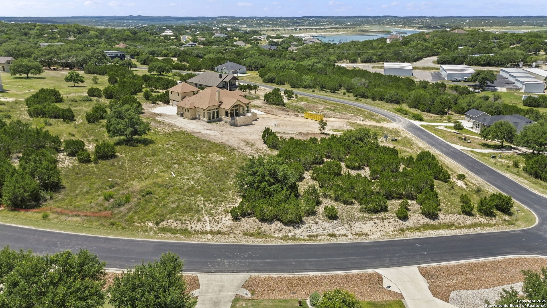 main property photo 10