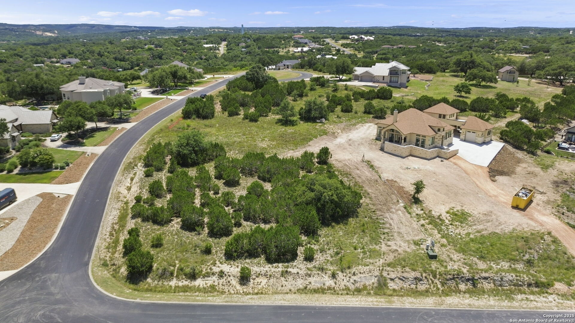 main property photo 9
