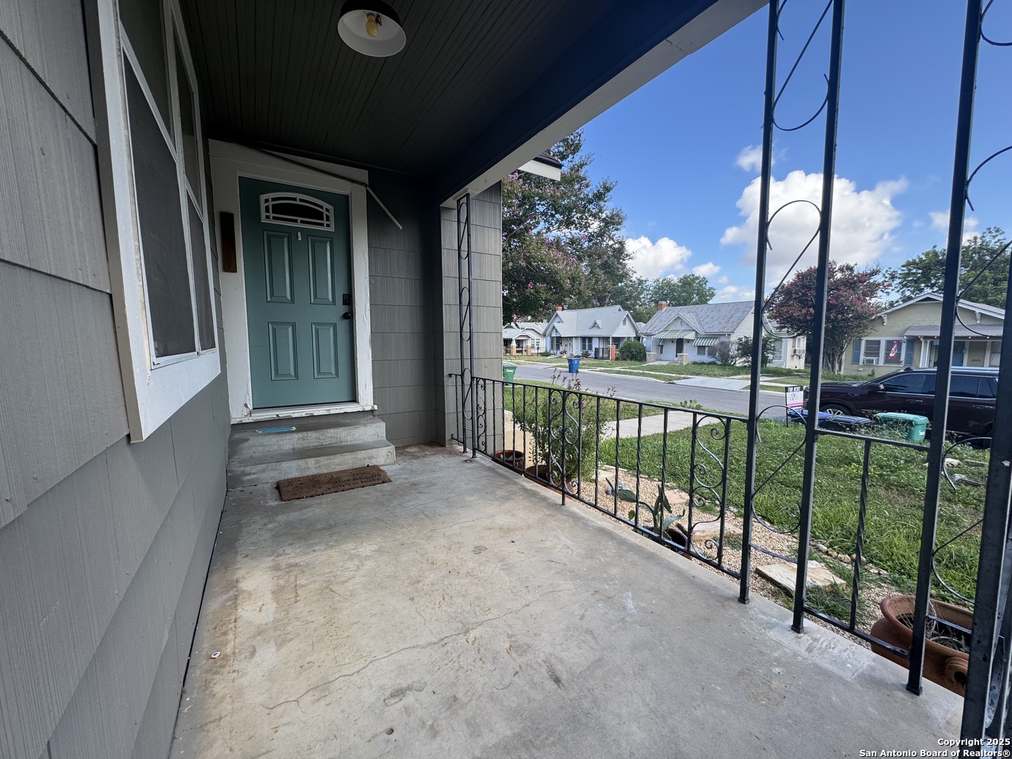 main property photo 4