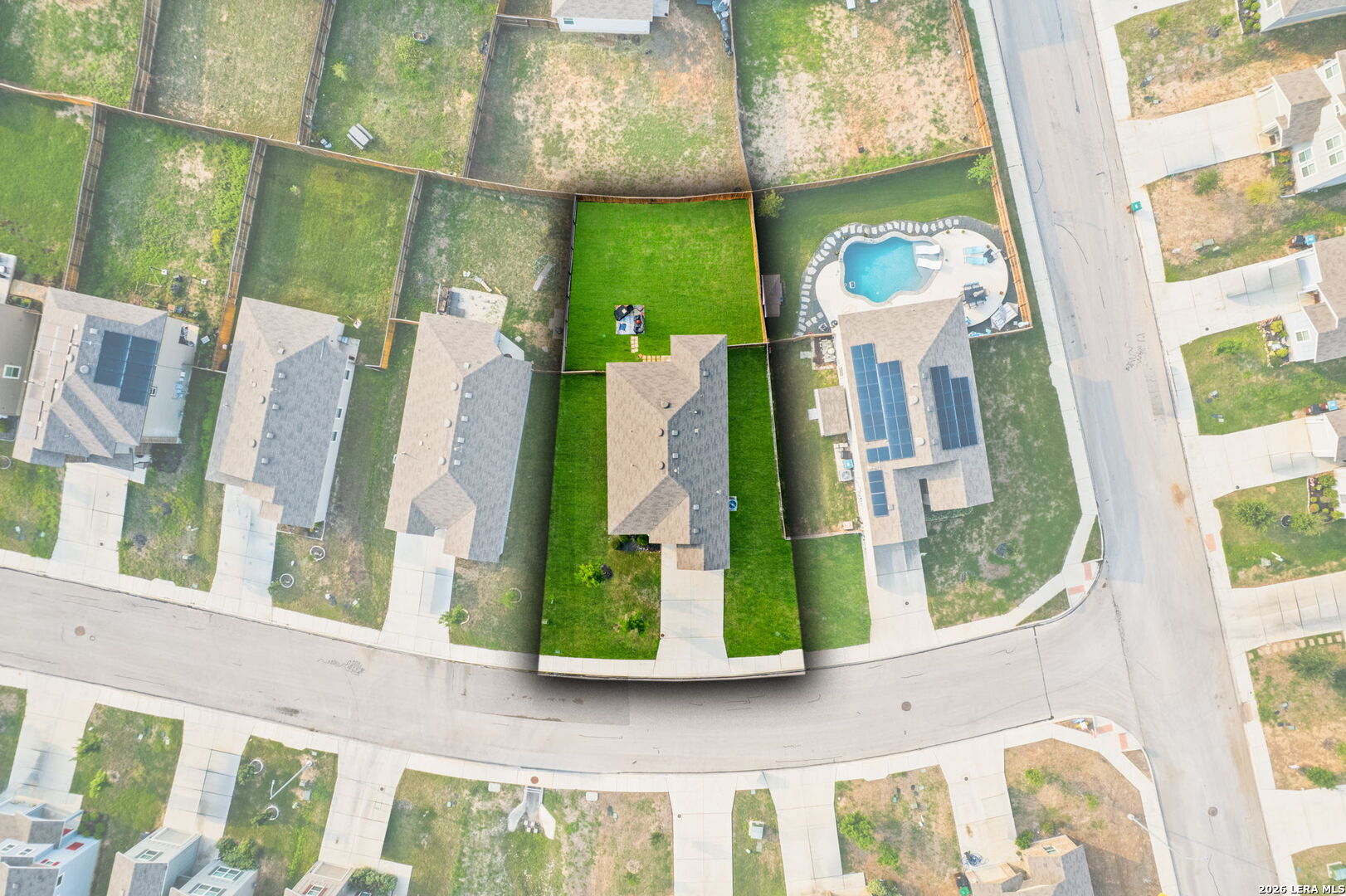 main property photo 24
