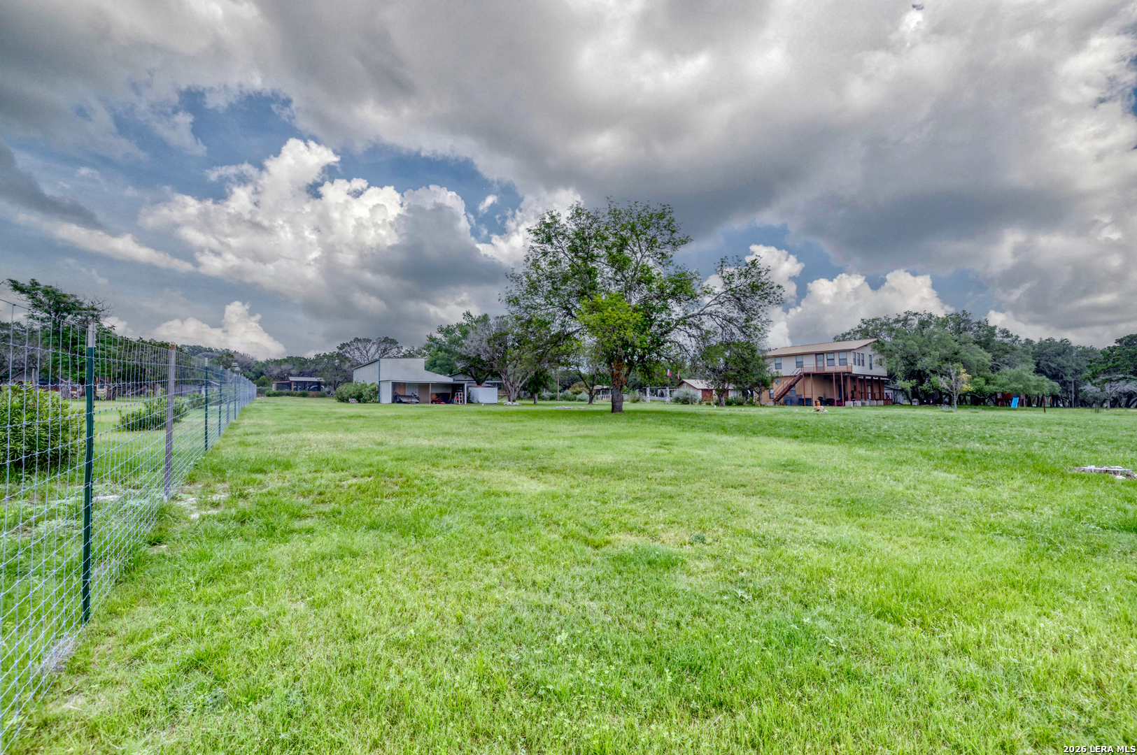 main property photo 11