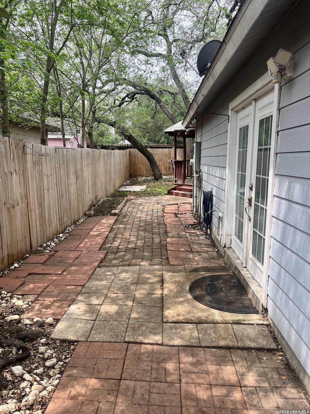 main property photo 32