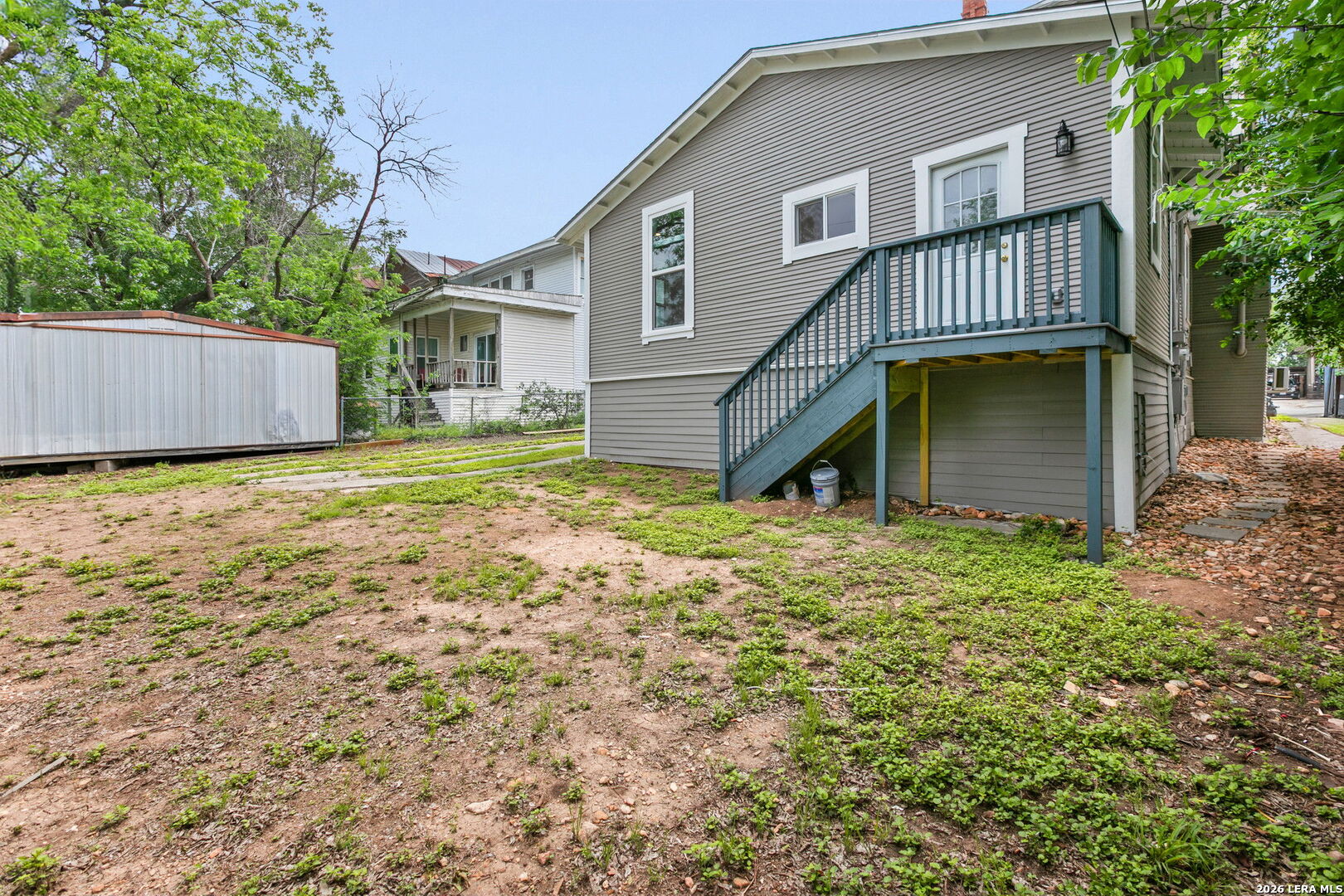 main property photo 30