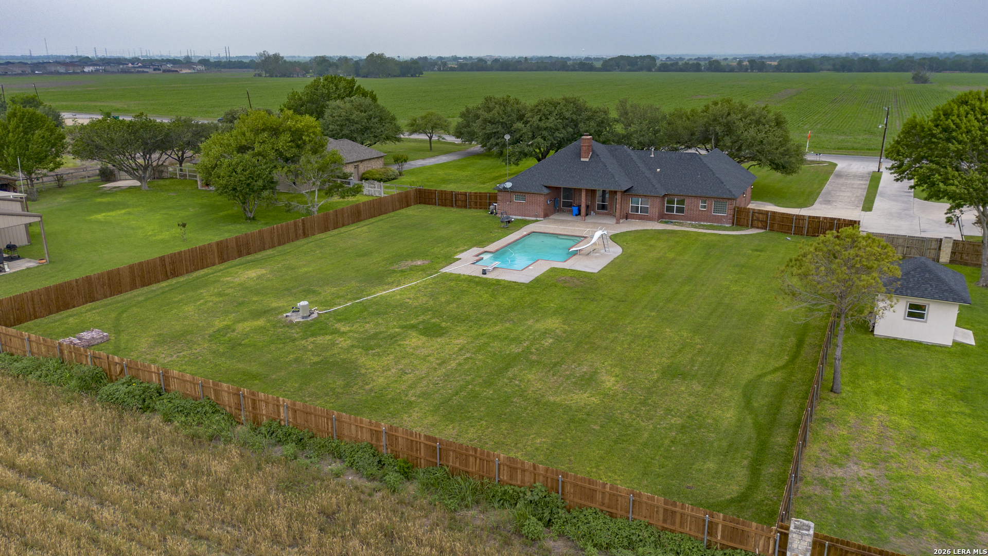 main property photo 29