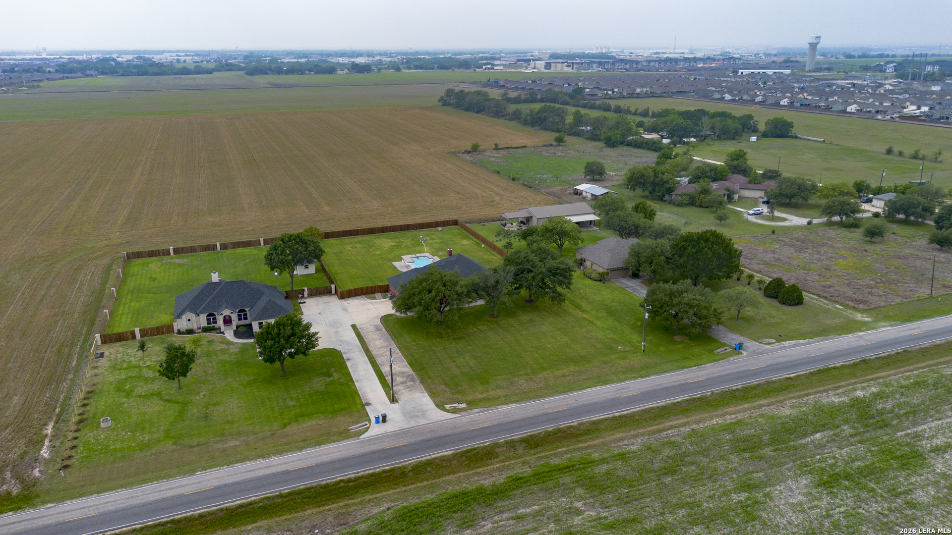 main property photo 30