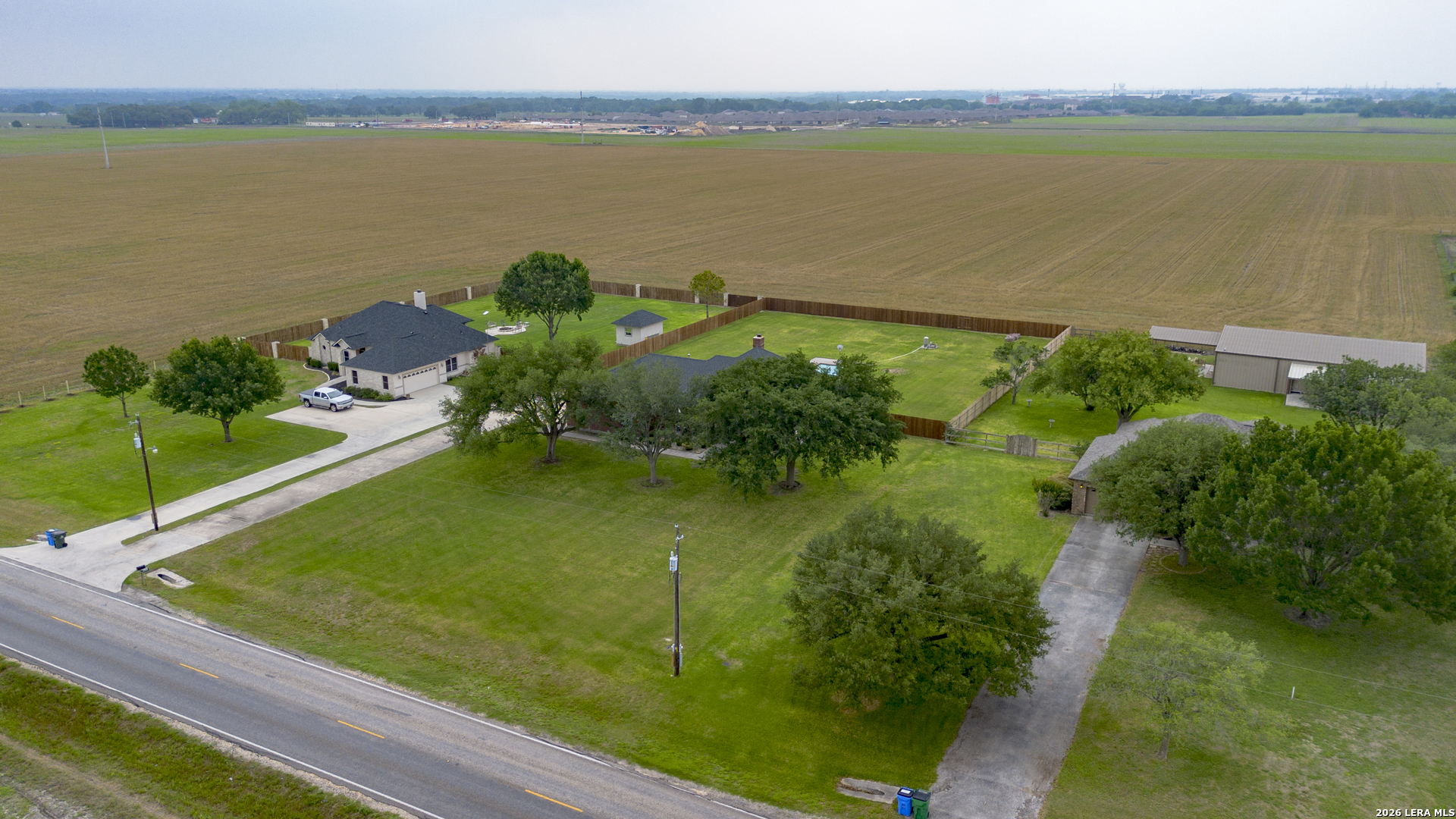 main property photo 36