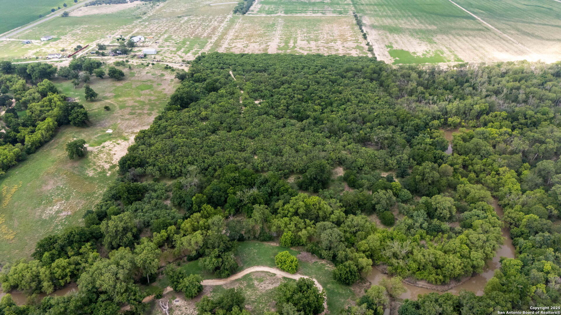 main property photo 13