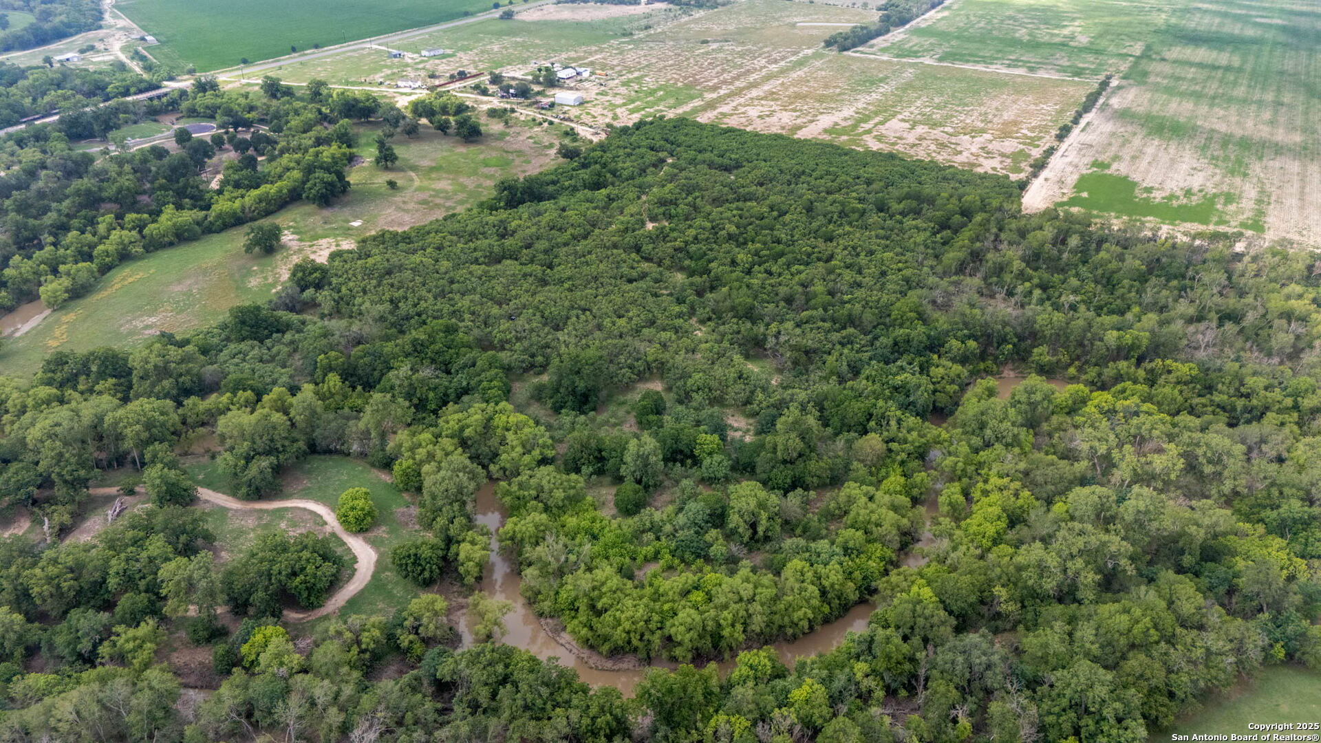 main property photo 14
