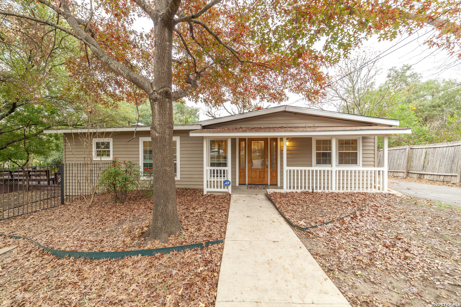 main property photo 6