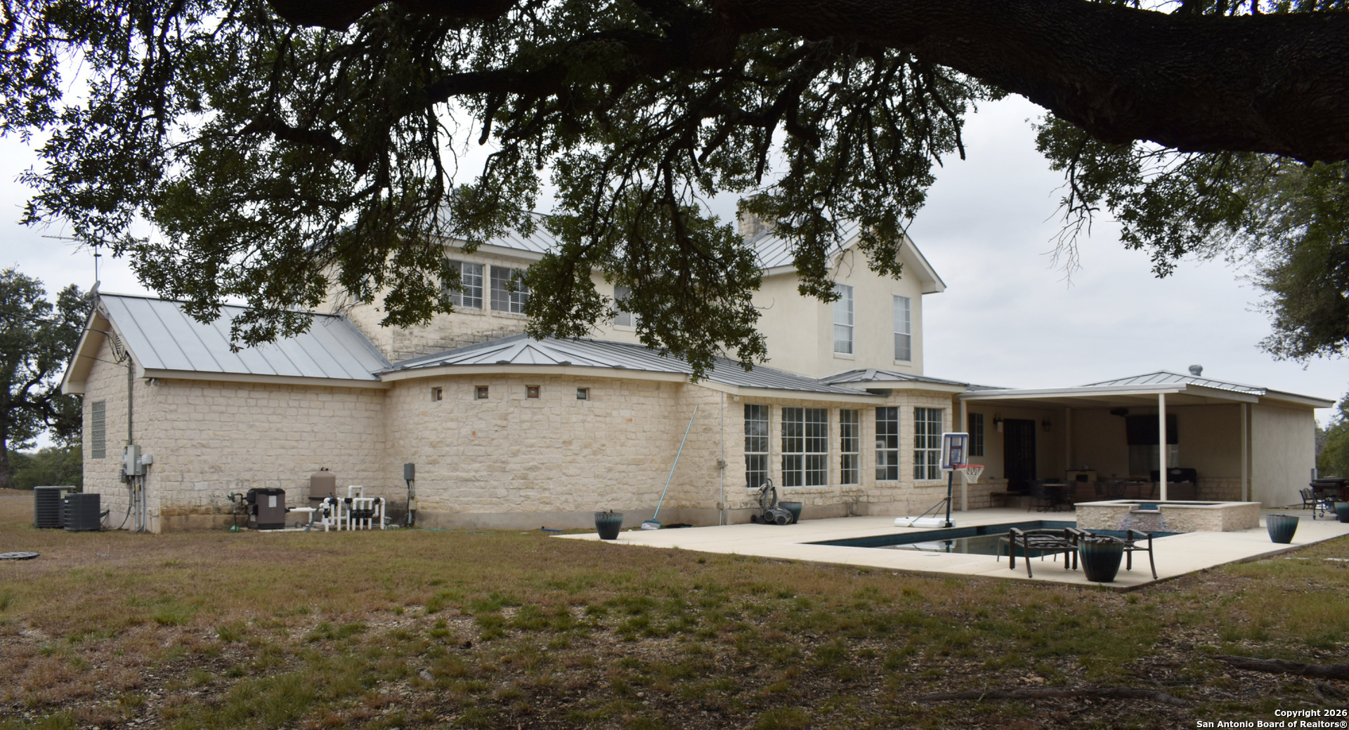 main property photo 10